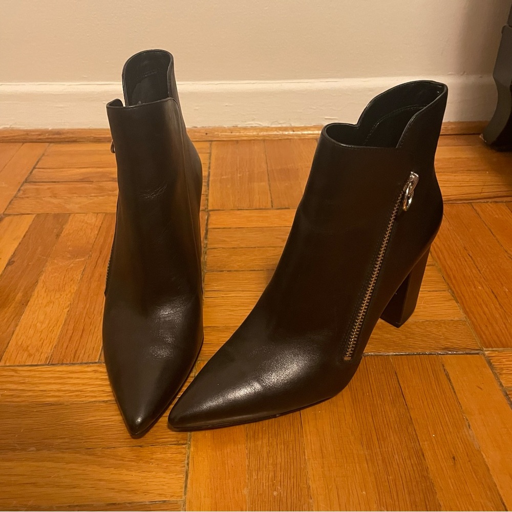 Nine West ankle bootie NEW leather fall heeled pointed block heel